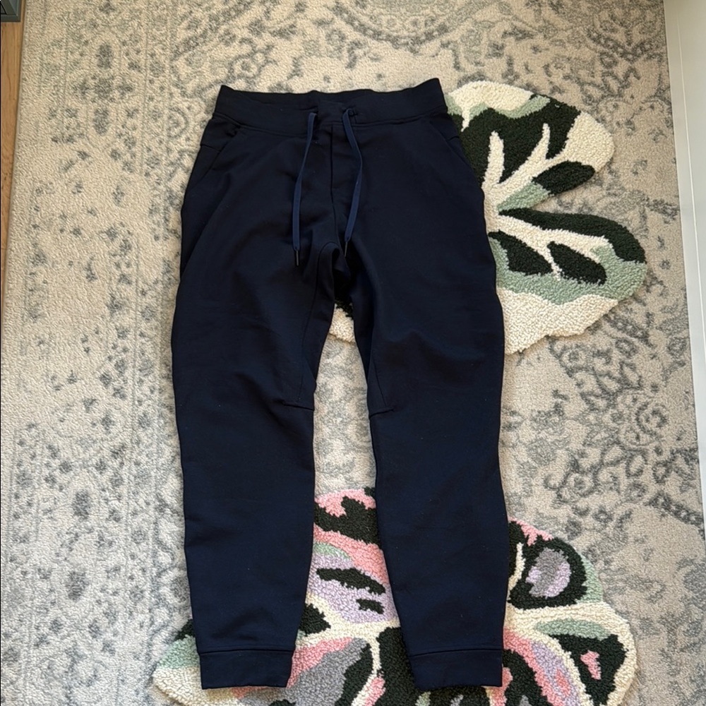 Men’s Lululemon Joggers - Size M
